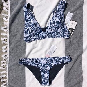 New w/ Tags Rip Curl W Deep V Bikini Top & Bottom